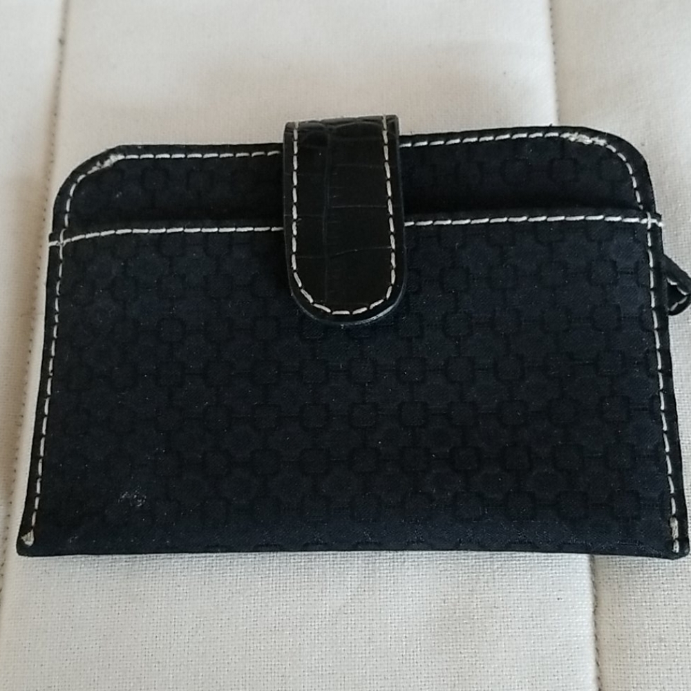 Card holder with 2 pockets outside